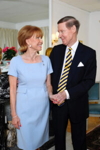 154SophieElonHållaHanden